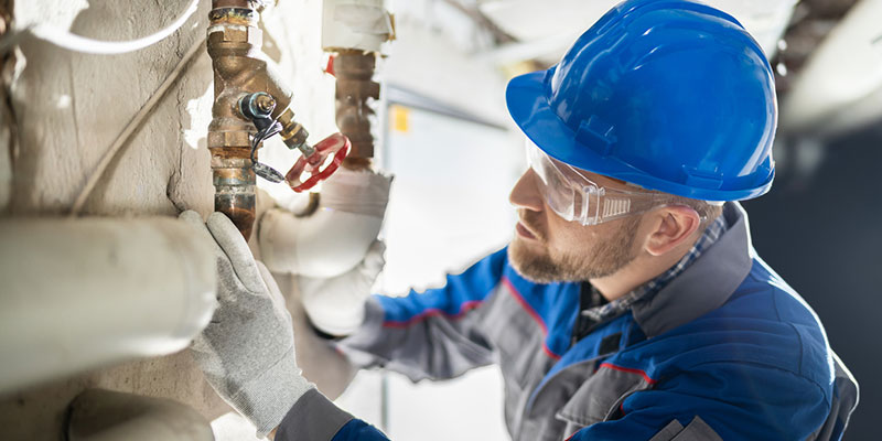 Three Signs You Need Commercial Plumbing Repairs 